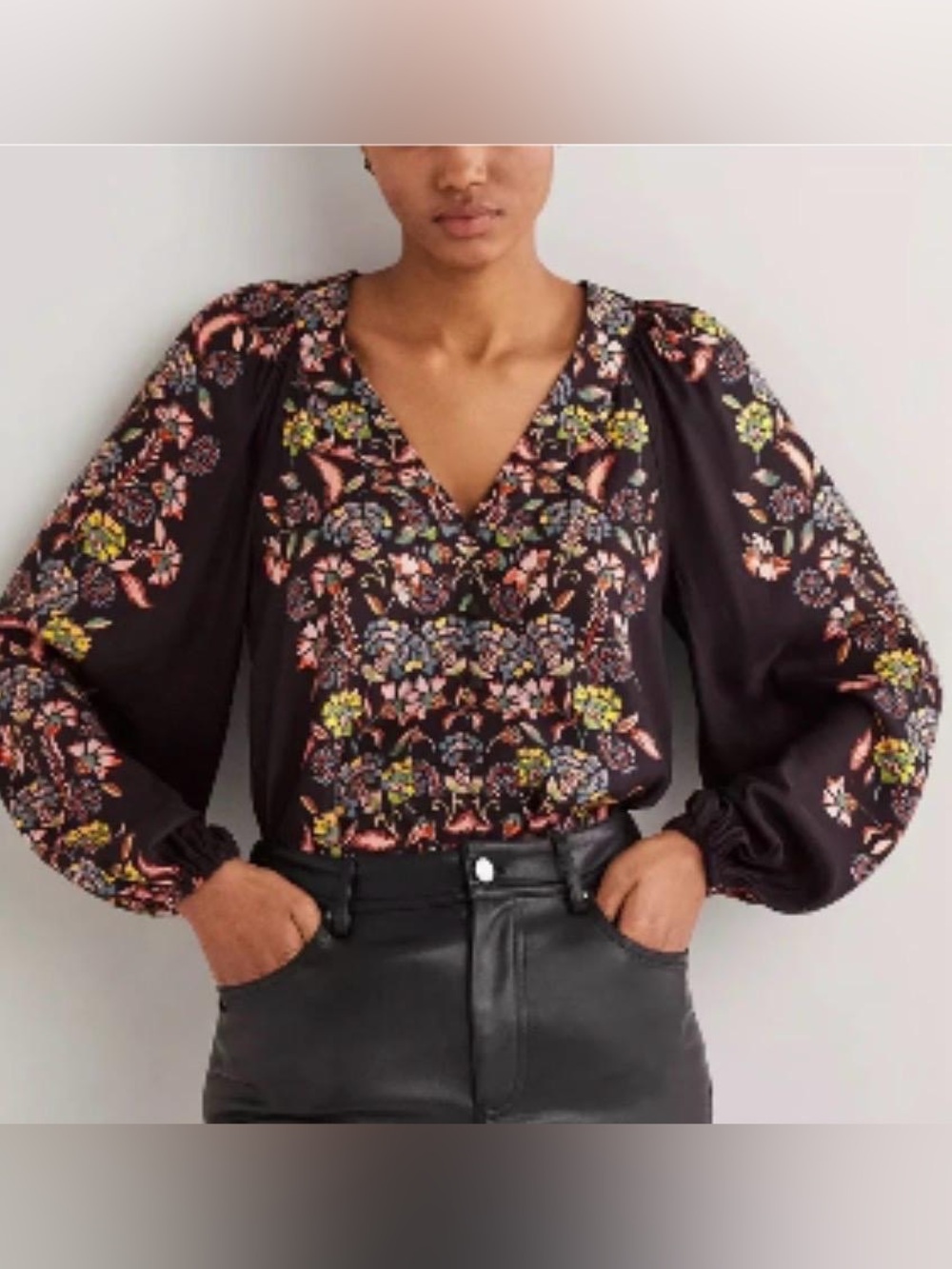EUC Boden Placement Black Border Print V- Neck Balloon Sleeve Blouse
